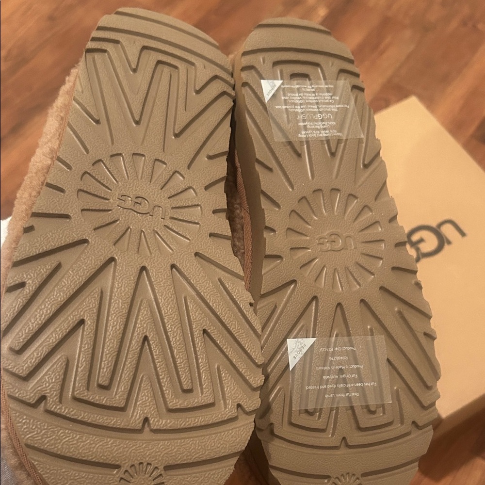 UGG Women's Chestnut Tasman Maxi Curly Slip-On - Picture 3 of 4